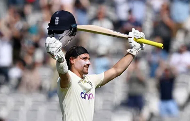 ২০১৯ সালের অ্যাশেজ সিরিজে তার পারফরম্যান্স বিশেষভাবে প্রশংসিত হয়। ওই সিরিজে তিনি এক ইনিংসে শতক হাঁকান এবং পুরো সিরিজে দৃঢ় মানসিকতার পরিচয় দেন।