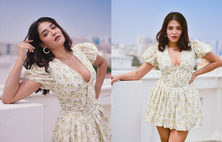 অভিনেত্রী প্রায়ই সামাজিক যোগাযোগমাধ্যমে তার সুন্দর সব স্টাইলিশ ছবি শেয়ার করেন ভক্তদের সঙ্গে।