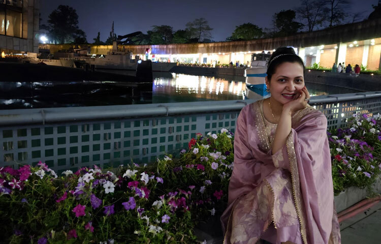 মুক্তির অভিনয়-যাত্রা শুরু খুব ছোটবেলায়। স্কুলের সাংস্কৃতিক অনুষ্ঠানে নাচ-গান কিংবা নাটকে অংশ নেওয়ার মধ্যেই তিনি খুঁজে পান নিজের স্বপ্নের পথ। পরিবার থেকেও ছিল উৎসাহ। বাবা-মায়ের সেই সাহসী সমর্থনই তাকে আজকের মুক্তিতে রূপ দিয়েছে।