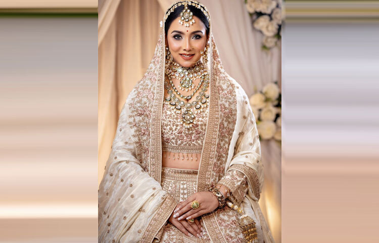 রুনা খানের পুরো ব্রাইডাল লুকটি শেষ করেছেন ম্যাচিং চুড়ি দিয়ে, যা সাজকে দিয়েছে চূড়ান্ত পরিপূর্ণতা।