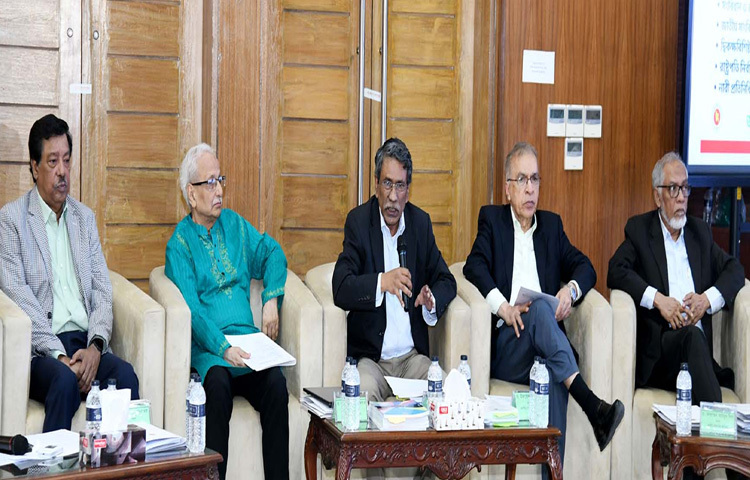 জাতীয় ঐকমত্য কমিশনের সঙ্গে ঢাকায় ফরেন সার্ভিস একাডেমিতে বিভিন্ন রাজনৈতিক দলের দ্বিতীয় পর্যায়ের ষষ্ঠ দিনের আলোচনা অনুষ্ঠিত হয়। এসময় কমিশনের সহ-সভাপতি অধ্যাপক আলী রীয়াজ উপস্থিত ছিলেন। ছবি: পিআইডি