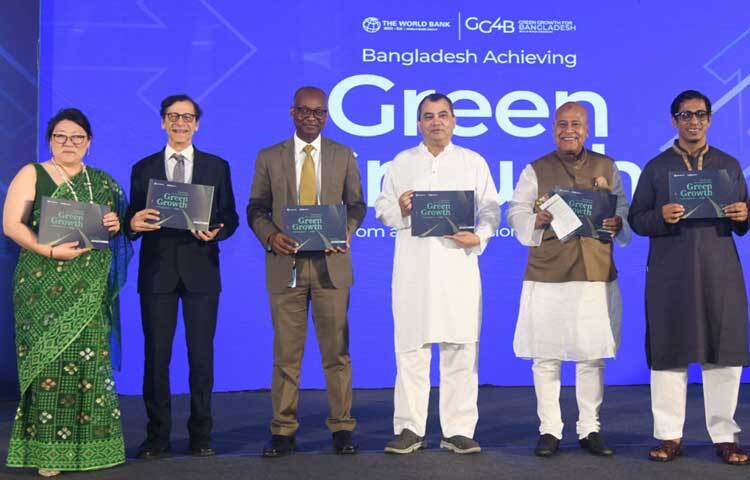 রাজধানীর বনানীর একটি হোটেলে বিশ্বব্যাংক আয়োজিত এক সেমিনারে প্রধান অতিথির বক্তব্য রাখেন পরিবেশ, বন ও জলবায়ু পরিবর্তন মন্ত্রী সাবের হোসেন চৌধুরী। ছবি: জাগো নিউজ