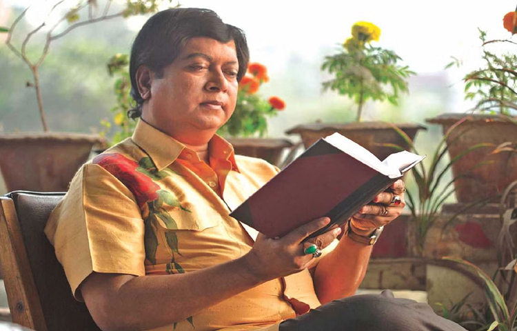 রাজধানীর মোহাম্মদপুর জামে মসজিদ কবরস্থানে চিরনিদ্রায় শায়িত হলেন রবীন্দ্র সংগীতশিল্পী সাদি মহম্মদ। ১৪ মার্চ বাদ জোহর জানাজা নামাজ শেষে তাকে দাফন করা হয়েছে। ছবি: সংগৃহীত