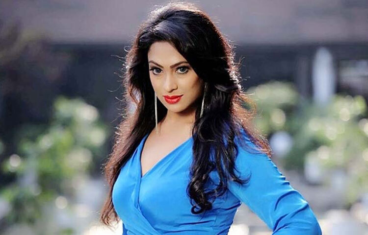 পপি শুধু গ্ল্যামারের জন্যই পরিচিত নন। বরং চরিত্রের গভীরে ঢুকে অভিনয় করার জন্যই তিনি অনন্য। গঙ্গাযাত্রা, মেঘের কোলে রোদ, কারাগার, শত্রু ঘায়েল কিংবা লাল দরিয়া-প্রতিটি ছবিতেই তিনি নিজেকে ভেঙেছেন, নতুনভাবে হাজির করেছেন। বাংলা চলচ্চিত্রে যে অল্প কিছু অভিনেত্রী সময়ের পরীক্ষায় টিকে গেছেন, পপি তাদের একজন।