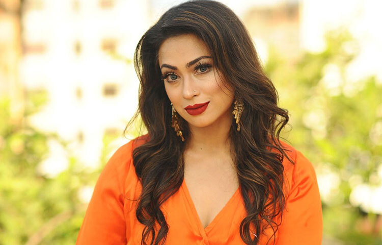 অভিনয়ের স্বীকৃতি এসেছে রাষ্ট্রীয় পর্যায়েও। পপি মেঘের কোলে রোদ (২০০৮), গঙ্গাযাত্রা (২০০৯) এবং কৃষ্ণপক্ষ (২০১৫) ছবির জন্য তিনবার জাতীয় চলচ্চিত্র পুরস্কার অর্জন করেন। এটি তার অভিনয়জীবনের অন্যতম সেরা অর্জন, যা প্রমাণ করে তিনি কেবল নায়িকা নন, প্রকৃত অর্থেই একজন শক্তিশালী অভিনেত্রী।