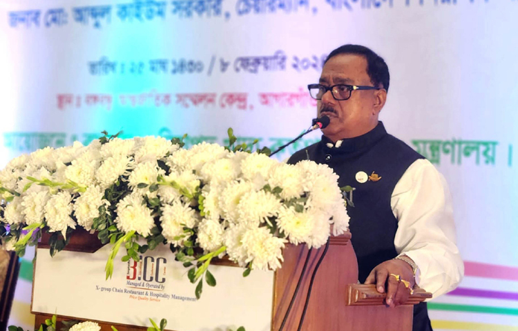 বঙ্গবন্ধু আন্তর্জাতিক সম্মেলন কেন্দ্রে সেইফ ফুড কার্নিভালের উদ্বোধন অনুষ্ঠানে প্রধান অতিথির বক্তব্য রাখেন খাদ্যমন্ত্রী সাধন চন্দ্র মজুমদার। ছবি: পিআইডি