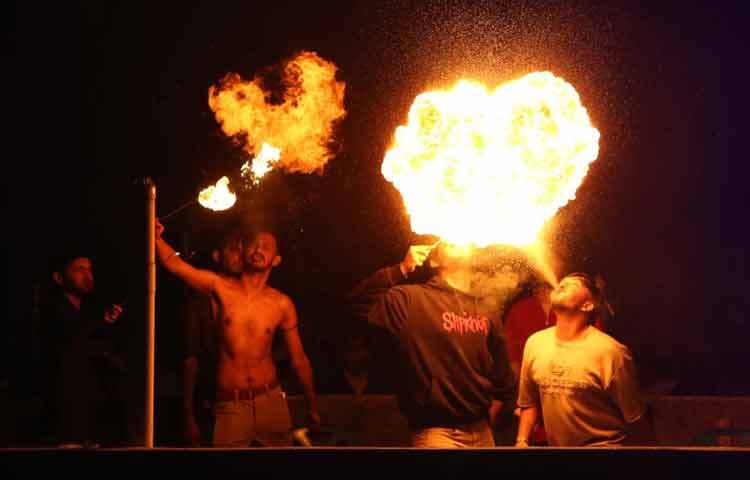 ১৪ জানুয়ারি ছিল বাঙালির ঐতিহ্যবাহী পৌষ সংক্রান্তি বা সাকরাইন উৎসব।
