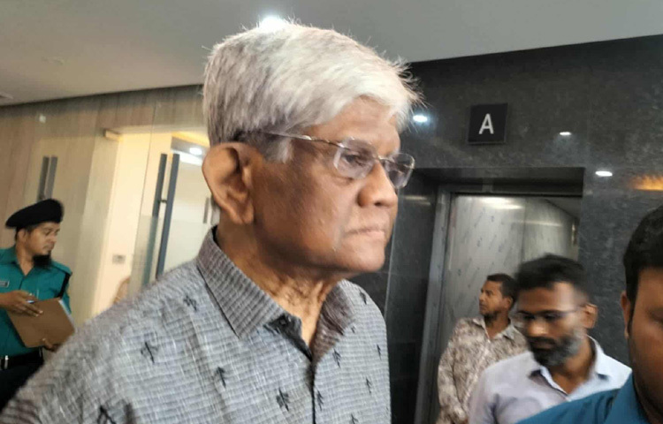 ঈদে টানা ১০ দিনের দীর্ঘ ছুটিতে দেশের অর্থনীতিতে কোনো প্রভাব পড়বে না বা স্থবির হবে না বলে জানিয়েছেন অর্থ উপদেষ্টা ড. সালেহউদ্দিন আহমেদ। ছবি: জাগো নিউজ