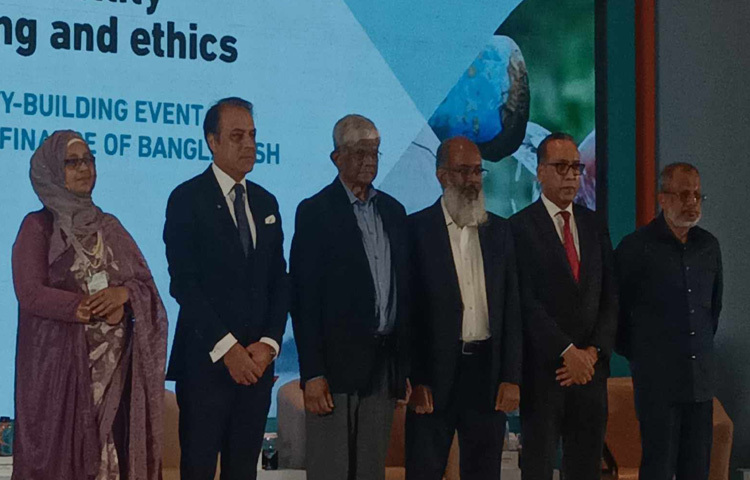 আমাদের অনেক উন্নয়ন প্রকল্পে বিনিয়োগের তুলনায় রিটার্ন নিয়ে প্রশ্ন আছে বলে মন্তব্য করেছেন অর্থ উপদেষ্টা সালেহউদ্দিন আহমেদ। ছবি: মফিজুল সাদিক