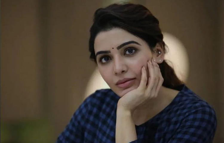 সামান্থার ক্যারিয়ার শুরু হয়েছিল তেলেগু সিনেমার মাধ্যমে। ‘ওয়ে মায়া চেসাবে’ সিনেমার মধ্য দিয়ে তিনি দর্শকদের কাছে এক নতুন রকমের নায়িকা হিসেবে পরিচিত হন।