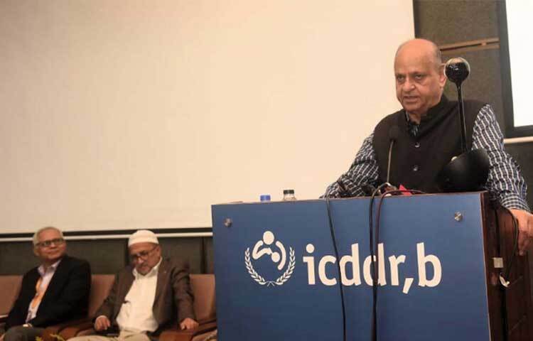 ঢাকার মহাখালীতে আইসিডিডিআরবি সাসাকাওয়া অডিটোরিয়ামে ‘বাংলাদেশে শিশুর প্রারম্ভিক বিকাশ কর্মসূচি’ শীর্ষক সেমিনারে প্রধান অতিথির বক্তৃতা করেন স্বাস্থ্য ও পরিবার কল্যাণ মন্ত্রী ডা.সামন্ত লাল সেন। ছবি: পিআইডি