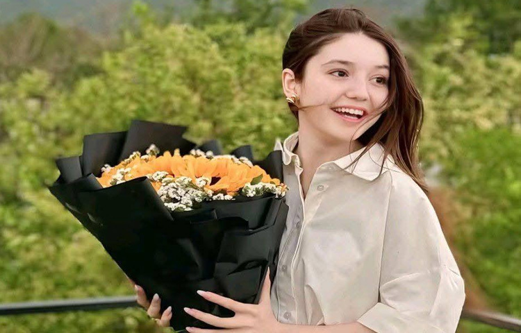 পাকিস্তানের ইসলামাবাদে সানা ইউসুফ নামে ১৭ বছর বয়সী এক জনপ্রিয় টিকটকারকে গুলি করে হত্যা করেছেন এক দুর্বৃত্ত। ছবি: ফেসবুক থেকে