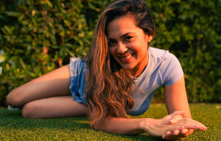 শিশুশিল্পী হিসেবে সফল হওয়ার পর সানা কিছুটা সময় পড়াশোনা এবং ব্যক্তিগত জীবনে মনোযোগ দেন। তবে অভিনয়ের প্রতি টান তাকে আবার ফিরিয়ে আনে সিনেমার জগতে।