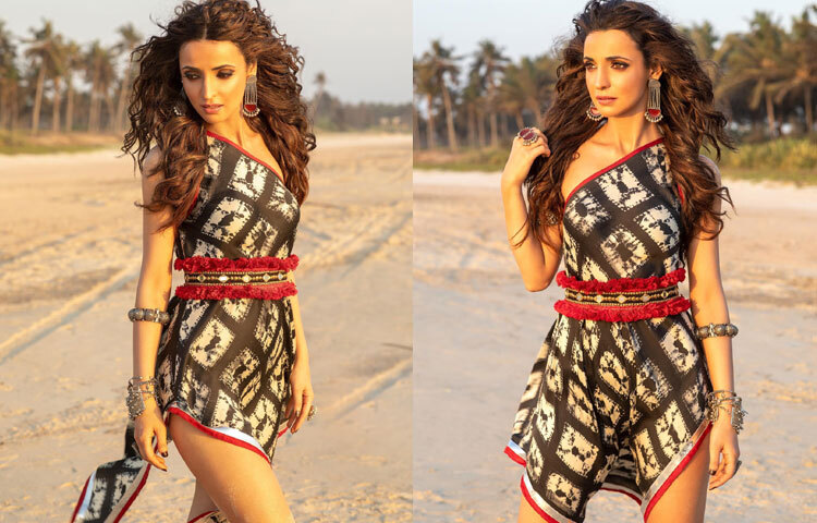 সানায়া ইরানি টেলিভিশন জগতে পা রাখেন ছোট একটি চরিত্র দিয়ে, কিন্তু দ্রুতই তার অভিনয়ের গভীরতা ও প্রাঞ্জলতা দর্শকদের নজর কাড়ে। বিশেষ করে, তিনি ‘ইশকবাৎ’ এবং ‘পবিত্র রিস্তা’ ধারাবাহিকে তার অভিনয় দিয়ে সমালোচক ও দর্শক উভয়ের কাছেই প্রশংসা অর্জন করেন।