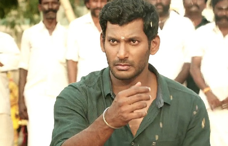 ২০০৫ সালে মুক্তিপ্রাপ্ত ‘সান্দাকোঝি’ সিনেমাটিতে অভিনয়ের জন্য পরিচালক এন. লিঙ্গুসামি থালাপতি বিজয়কে প্রস্তাব দিয়েছিলেন। কিন্তু সিনেমায় নিজের চরিত্র পছন্দ না হওয়ায় প্রস্তাব ফিরিয়ে দিয়েছিলেন এই সুপারস্টার। ছবি: সংগৃহীত