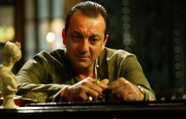 মাদকাসক্তি তার ব্যক্তিগত ও পেশাগত জীবনে বড় ধাক্কা দেয়। এটি ছিল তার জীবনের এক অন্ধকার অধ্যায়, যেটা তিনি অনেকটা লড়াই করে অতিক্রম করতে পেরেছেন।