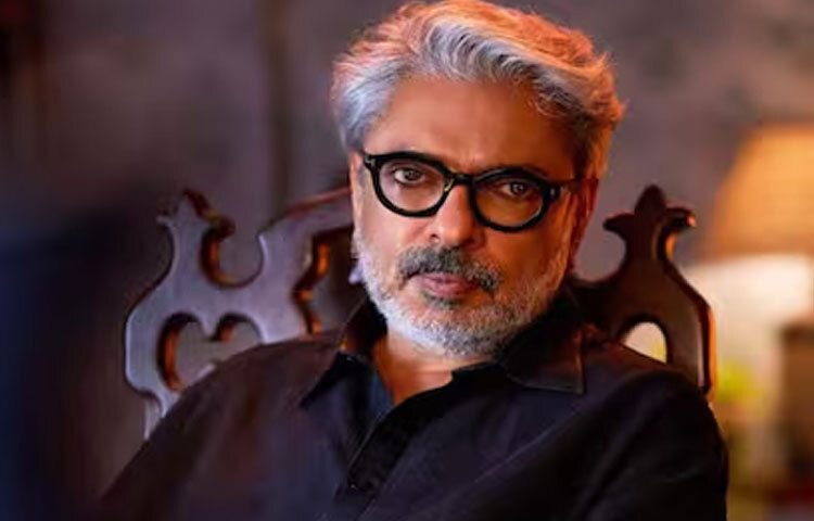 জনপ্রিয় এই নির্মাতা এক সাক্ষাৎকারে কথা বলেছিলেন তার শৈশব নিয়ে।