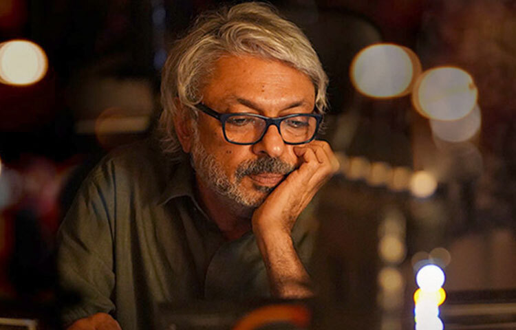 ছোটবেলায় যখন ঘরে বসে হোমওয়ার্ক করতাম, বসে বসে ভাবতাম ওই দেয়ালটায় কোন রং করলে ভালো লাগবে।