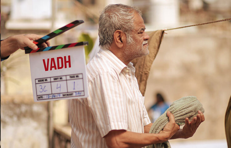 কিন্তু সত্যিকার অর্থে সিনেমায় সঞ্জয় মিশ্রর উত্থান শুরু হয় ২০০০-এর দশকের মাঝামাঝি থেকে। ‘আঙ্কেল’, ‘মসান’, ‘আঙ্কল ভি’, ‘আলিগড়’, ‘কড়বি’, ‘ধমাল’, ‘গোলমাল’-প্রতিটি সিনেমাতেই তিনি প্রমাণ করেছেন, বড় চরিত্র না হলেও একজন শিল্পী তার প্রতিভা দিয়ে দর্শকের হৃদয়ে জায়গা করে নিতে পারেন।