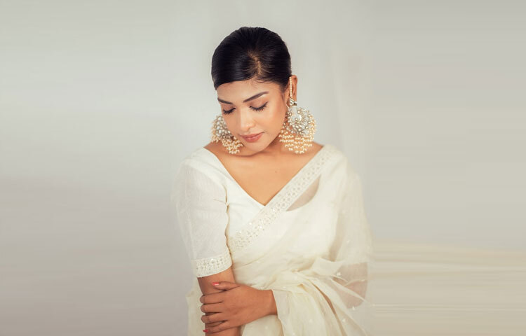 প্রতিটি ছবি তার ভক্তদের জন্য এক প্রকার ভিজ্যুয়াল থেরাপি হয়ে উঠেছে।