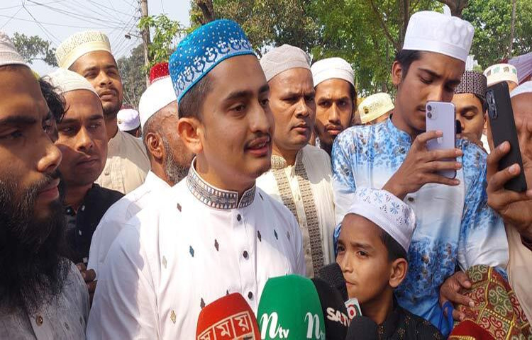 জাতীয় নাগরিক পার্টির উত্তরাঞ্চলের মুখ্য সংগঠক সারজিস আলম বলেছেন, ফ্যাসিস্টমুক্ত নতুন বাংলাদেশে সবাইকে ঈদের শুভেচ্ছা। ঈদ মোবারক। ছবি: সফিকুল আলম