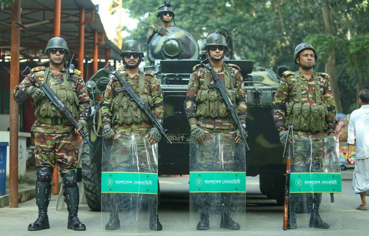 রায় ঘোষণার সময় ট্রাইব্যুনাল প্রাঙ্গণে সাধারণ মানুষের প্রবেশ সীমিত রাখা হয়েছে। তবে গণমাধ্যমকর্মীরা অনুমতি নিয়ে রিপোর্টিংয়ের সুযোগ পাচ্ছেন।