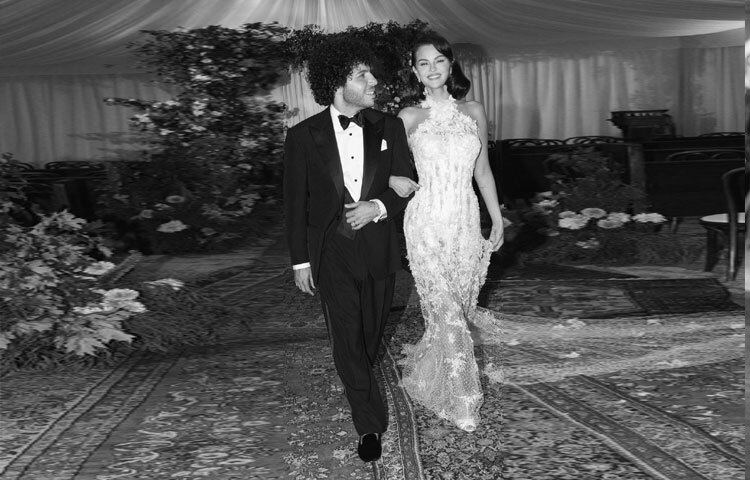 এদিকে সেলেনার স্বামী বেনি ব্ল্যাঙ্কো পরেছিলেন কালো টাকসিডো ও বো টাই।