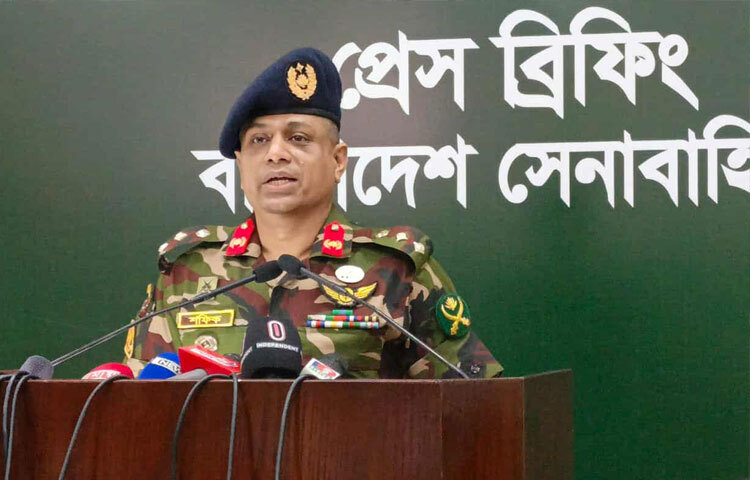 আগামী ফেব্রুয়ারিতে হতে যাওয়া জাতীয় সংসদ নির্বাচনকেন্দ্রিক দায়িত্ব পালনে প্রস্তুত সেনাবাহিনী। তবে এ বিষয়ে সরকার থেকে বার্তা পেলেও এখনো নির্বাচন কমিশনের (ইসি) পক্ষ থেকে আনুষ্ঠানিক কোনো নির্দেশনা পায়নি বলে জানান সেনাসদরের মিলিটারি অপারেশন্সের পরিচালক কর্নেল মো. শফিকুল ইসলাম। ছবি: তৌহিদুজ্জামান তন্ময়