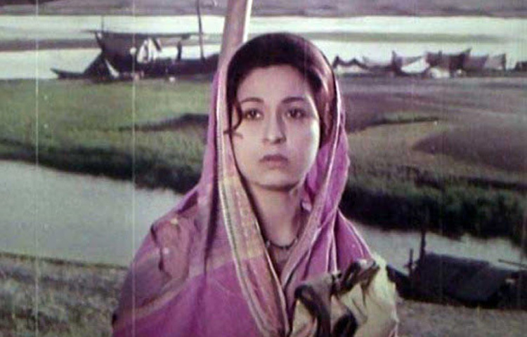 আজ কিংবদন্তি এই অভিনেত্রীর জন্মদিন। শাবানার পুরো নাম আফরোজা সুলতানা রত্না। নিঃশব্দ অথচ দীপ্ত এক আলো হয়ে তিনি রূপালি পর্দায় আবির্ভূত হয়েছিলেন, যিনি হয়ে উঠেছিলেন সময়ের চেয়ে অনেক এগিয়ে থাকা একজন নারীর প্রতিচ্ছবি।