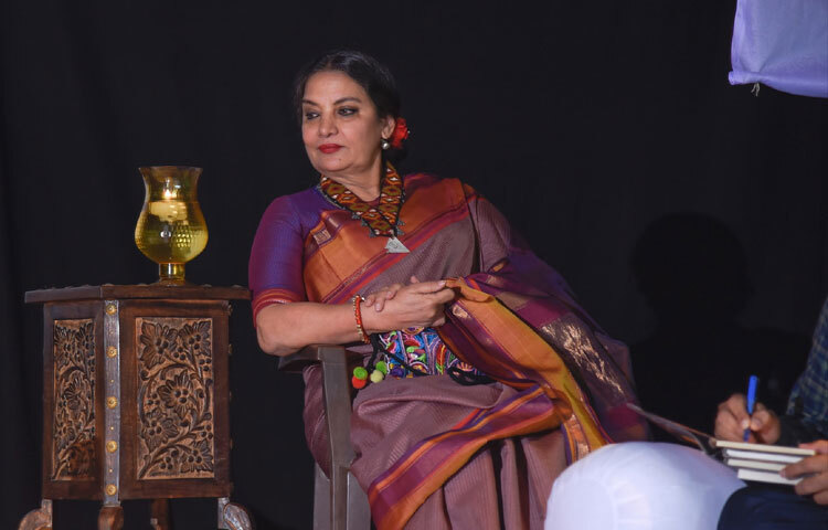 শাবানা আজমি মূলত আর্ট সিনেমার জগতে খ্যাতি অর্জন করেছেন। তিনি সমাজের গভীর সমস্যাগুলোকে ধর্ষণ, নারী অধিকার, দারিদ্র্য, শ্রমজীবী নারীদের জীবনসহ বিভিন্ন জটিল বিষয়কে তার অভিনয়ের মাধ্যমে তুলে ধরেছেন।