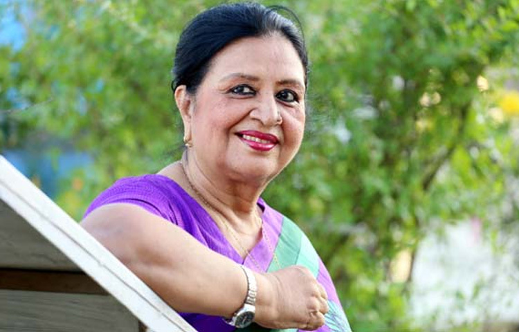 আজকের দিনেও তার সেই হাসি, চোখের দীপ্তি, যা দর্শকদের হৃদয়ে অম্লান হয়ে আছে।