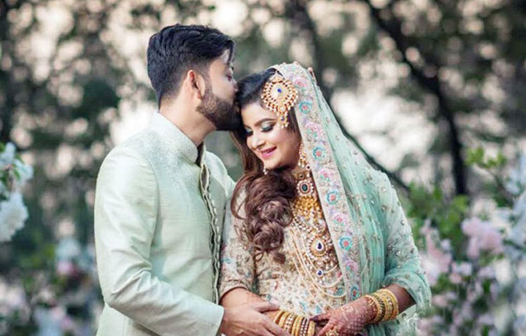 এর আগে ২০১৮ সালে তিনি বিয়ে করেছিলেন হারুনুর রশীদ অপুকে। সেই সংসার টিকেছিল ১ বছর ৯ মাস।