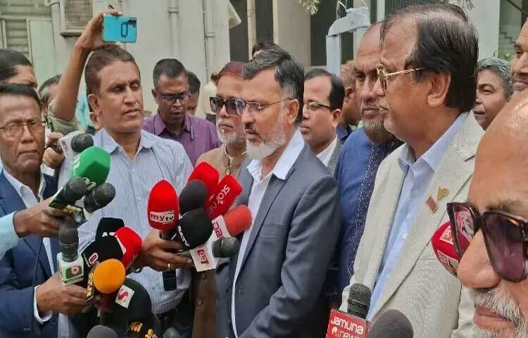 ঢাকা উত্তর সিটি করপোরেশনের সাবেক প্রশাসক মোহাম্মদ এজাজের বিরুদ্ধে অভিযোগ খতিয়ে দেখা হবে বলে জানিয়েছেন নতুন প্রশাসক শফিকুল ইসলাম খান।