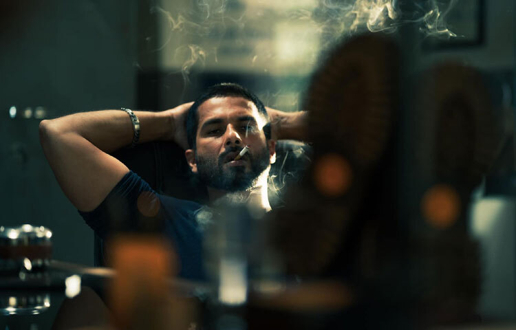 নব্বই দশকের বেশ কয়েকটি চলচ্চিত্রে শাহিদ সহ-নৃত্যশিল্পী হিসেবে কাজ করেন।