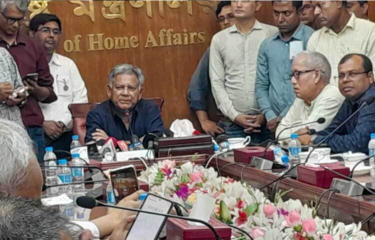 আওয়ামী লীগকে নতুন মুখ নিয়ে দল গোছাতে বললেন স্বরাষ্ট্র উপদেষ্টা ব্রিগেডিয়ার জেনারেল (অব.) এম সাখাওয়াত হোসেন। ছবি: মাসুদ রানা