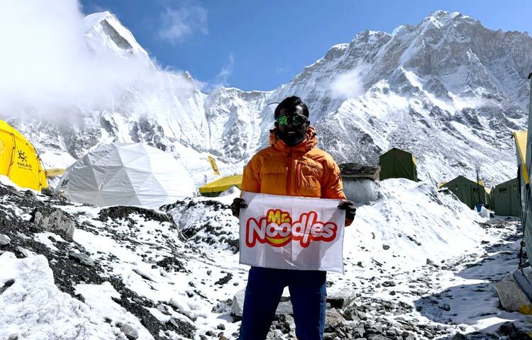 আশা করা যায় খুব অল্প সময়ের মধ্যেই এগুলো সব আপনাদের জানানো হবে। তবে তার চেয়েও জরুরি শাকিলের সম্পূর্ণ নিরাপদে বেসক্যাম্পে ফিরে আসা। আগ্রহীরা ইকরামুল হাসান শাকিলের পেজে আপডেট পাবেন। তবে আমাদের এখনো ধৈর্য ধরে অপেক্ষা করতে হবে।