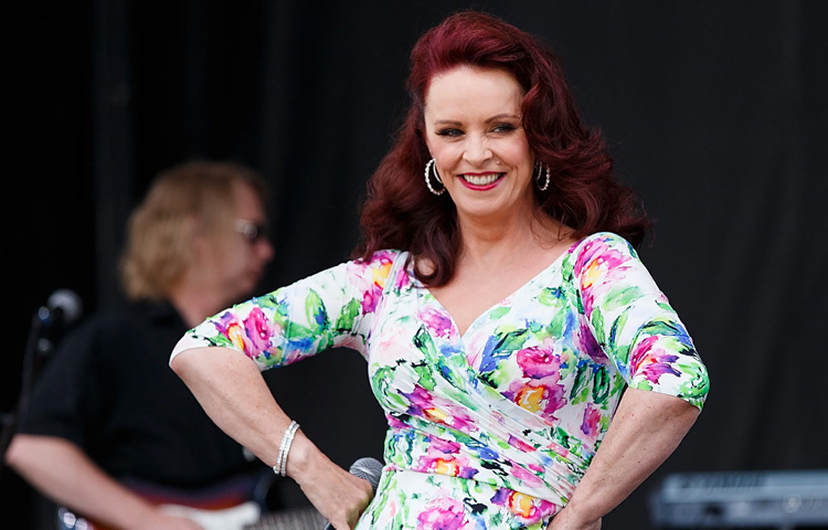 ১৯৫৯ সালের এই দিনে স্কটল্যান্ডের বেলশিলে জন্ম তার।