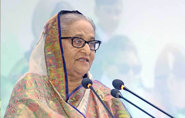 সকালে ওসমানী স্মৃতি মিলনায়তনে মাধ্যমিক থেকে স্নাতক ও সমমান পর্যায়ের অসচ্ছল মেধাবী শিক্ষার্থীদের মাঝে উপবৃত্তি ও টিউশন ফি বিতরণ কার্যক্রম উদ্বোধন, ‘বঙ্গবন্ধু সৃজনশীল মেধা অন্বেষণ-২০২৪’ এর সেরা মেধাবী পুরস্কার এবং ‘বঙ্গবন্ধু শেখ মুজিব স্কলার অ্যাওয়ার্ড-২০২৩’ প্রদান অনুষ্ঠানে বক্তব্য রাখেন প্রধানমন্ত্রী শেখ হাসিনা। ছবি: ইয়াসিন কবির জয়