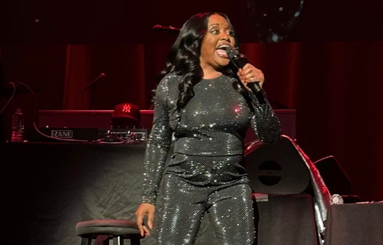 নিজের সাহস আর হাস্যরসকে হাতিয়ার করে পা রাখেন স্ট্যান্ডআপ কমেডির মঞ্চে। তারপর একে একে টেলিভিশন সিরিজ, রিয়েলিটি শো, চলচ্চিত্র; সব জায়গায় রেখেছেন নিজের ছাপ।