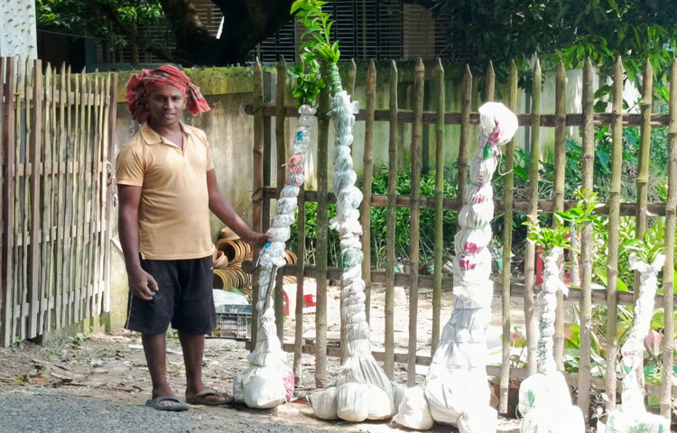 ‎ইমদাদুল হক সিরাজগঞ্জের উল্লাপাড়া উপজেলার কানসোল গ্রামের মরহুম বিশু মিয়ার ছেলে। পাঁচ ভাইয়ের মধ্যে তিনি চার নাম্বার। তিনি এক সন্তানের বাবা। 
সংসারের হাল ধরতে ঢাকায় রেস্টুরেস্টে শেফ হিসেবে কাজ করতেন। বেতন পেতেন মাসে ৪০ হাজার টাকা। দেশি-বিদেশি বিভিন্ন পদের খাবার তৈরিতে পারদর্শী ছিলেন।