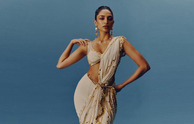 মুম্বাইয়ের এইচ আর কলেজ অব কমার্স অ্যান্ড ইকোনমিকস থেকে স্নাতক সম্পন্ন করেন তিনি। পড়াশোনার পাশাপাশি তিনি সাহসিকতার সঙ্গে নিজের স্বপ্নপূরণের পথে হাঁটতে থাকেন শুরু হয় মডেলিং ক্যারিয়ার।