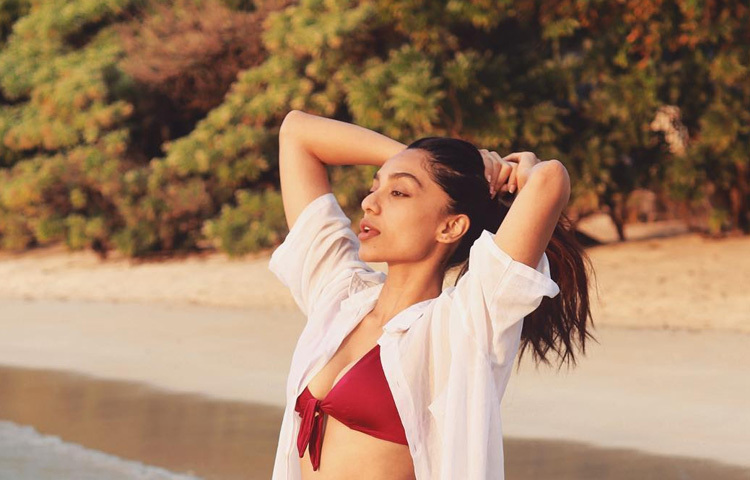 ২০১৬ সালে অনুরাগ কাশ্যপ পরিচালিত ‘রামান রাঘব ২.০’ সিনেমার মাধ্যমে বলিউডে অভিষেক ঘটে তার। প্রথম ছবিতেই তিনি সাহসী ও জটিল চরিত্রে অভিনয় করে প্রশংসা কুড়ান। এরপর তাকে আর পেছনে ফিরে তাকাতে হয়নি।