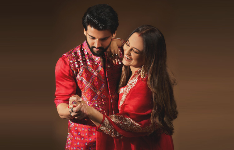 বিবাহিত জীবনে বেশ সুখেই আছেন এই তারকা দম্পতি।