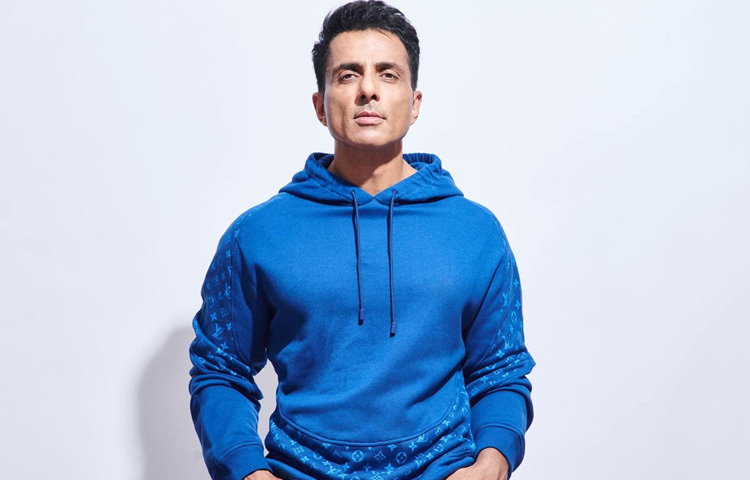 ‘ঘর বেওগোং কো ঘর’, ‘আসুয়ো কা সাথ’, ‘প্রবাসী রোজগার’ এমন একাধিক প্রকল্পের মাধ্যমে তিনি অসংখ্য মানুষকে জীবন ফিরে পাওয়ার সুযোগ করে দেন। কারও জন্য বাসের টিকিট, কারও জন্য চিকিৎসা, আবার কারও জন্য নতুন চাকরি। এসব কাজ তাকে এনে দেয় হাজারো কণ্ঠের ভালোবাসা ও সম্মান।