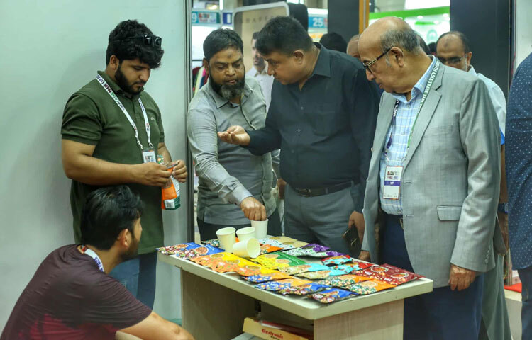 মেলায় ভারত, নেপাল এবং ভুটানের কোনো স্টল না থাকলেও, এসব দেশের প্রতিনিধিরা এতে অংশ নিয়েছেন।