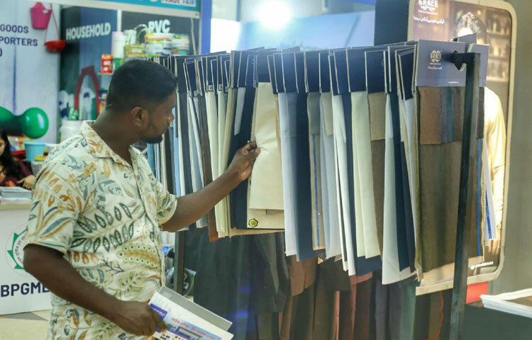 উদ্বোধনী অনুষ্ঠানে সার্ক চেম্বার অব কমার্স অ্যান্ড ইন্ডাস্ট্রি (এসসিসিআই) সভাপতি মো. জসিম উদ্দিন বলেন, দক্ষিণ এশিয়ার দেশগুলোকে ব্যবসা- বাণিজ্যের দিকে মনোযোগী হতে হবে। ইউরোপীয় ইউনিয়ন, সাফটার সদস্যরা নিজেদের মধ্যেই বড় ব্যবসা করে। আমাদের ৫ ট্রিলিয়ন ডলারের ইকোনমি। নিজেদের মধ্যে ব্যবসা বাণিজ্য বাড়ানো উচিত।