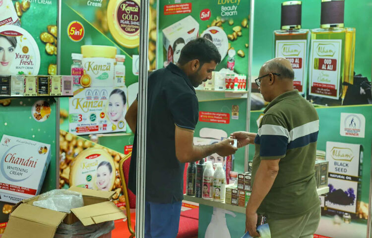 আগামী দিনে ইপিবি ৪৬টি বিভিন্ন দেশে বাংলাদেশি পণ্যের মেলা আয়োজন করবে জানিয়ে তিনি বলেন, এরই মধ্যে সার্ক সদস্য ভুক্ত দেশ ও তাদের অ্যাসোসিয়েশন সঙ্গে আমরা কথা বলছি।