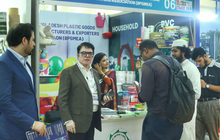 উদ্বোধনী অনুষ্ঠানে অন্যান্যদের মধ্যে ইপিবির ভাইস প্রেসিডেন্ট মোহাম্মদ হাসান আরিফ উপস্থিত ছিলেন।