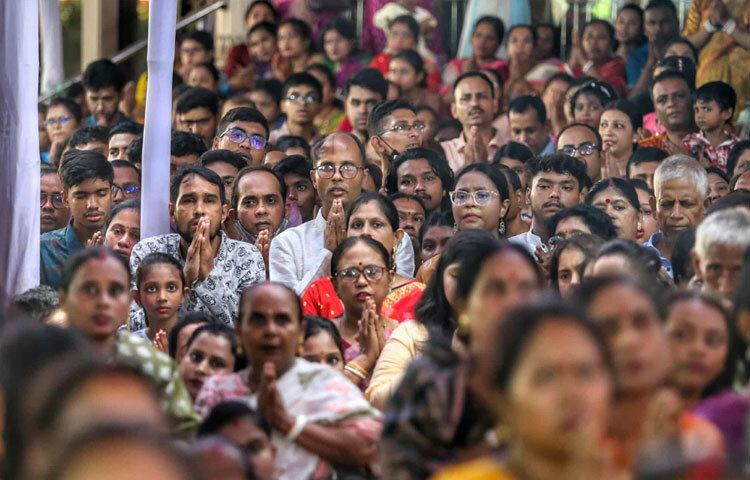 আজকের দিনে দাঁড়িয়ে এই পূজা শুধু ধর্মীয় আচার নয়, বরং এক সামাজিক বার্তাও বহন করে। তা হলো-নারীর শক্তিকে অবহেলা নয়, বরং সম্মান ও মর্যাদার আসনে প্রতিষ্ঠা করা।