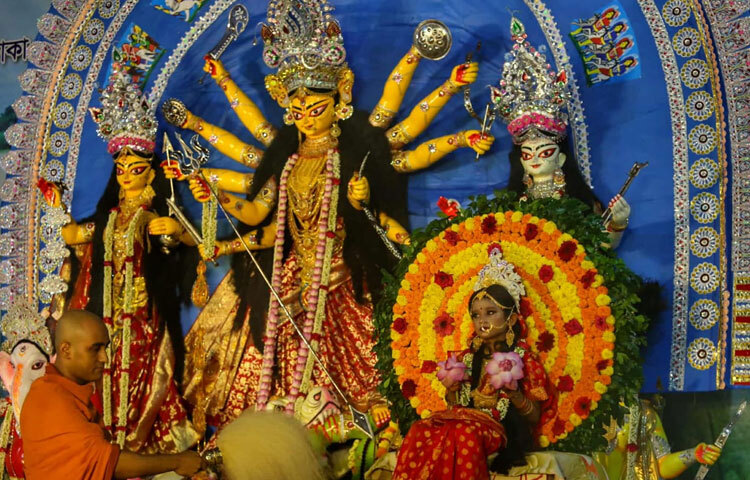 সমাজে নারীর প্রতি যে শ্রদ্ধা ও সমান মর্যাদা প্রাপ্য, কুমারী পূজা তারই এক প্রতীকী প্রকাশ।